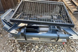 John Deere 650K Screen Part and Part Machine